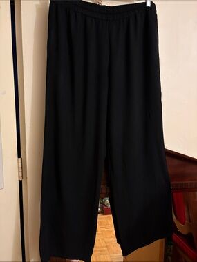 Sunny Leigh Black Wide Leg Pull-On Pants. Rayon
